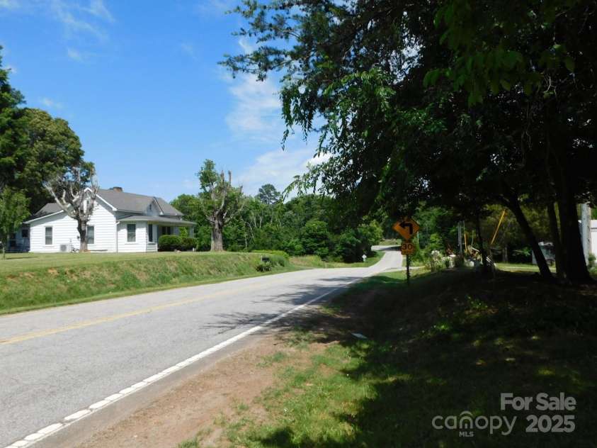 450 Holloway Church Road, Lexington, NC 27292.  MLS# CAR4263033, YatesRealty ID 16387. Street