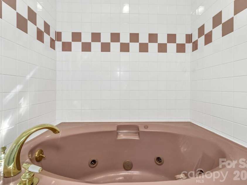 111 Hidden Pond Lane, Asheville, NC 28804.  MLS# CAR4315494, YatesRealty ID 16388. Master bath