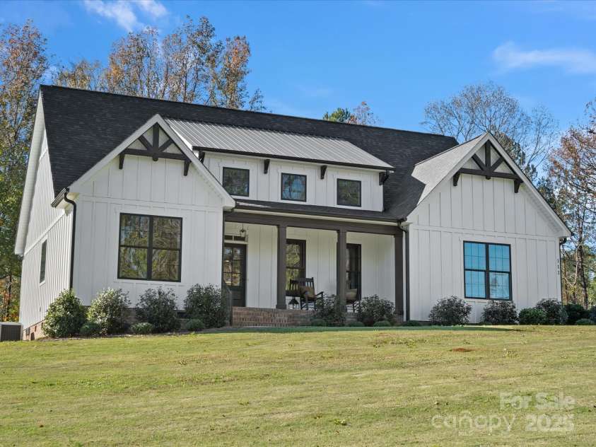 111 Alberta Avenue, Belmont, NC 28012.  MLS# CAR4207014, YatesRealty ID 16389. 