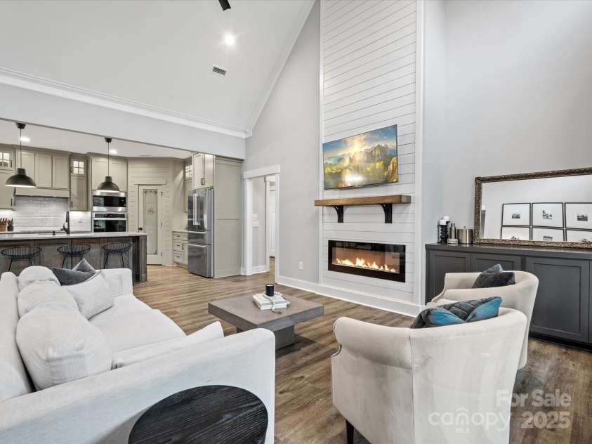 111 Alberta Avenue, Belmont, NC 28012.  MLS# CAR4207014, YatesRealty ID 16389. 