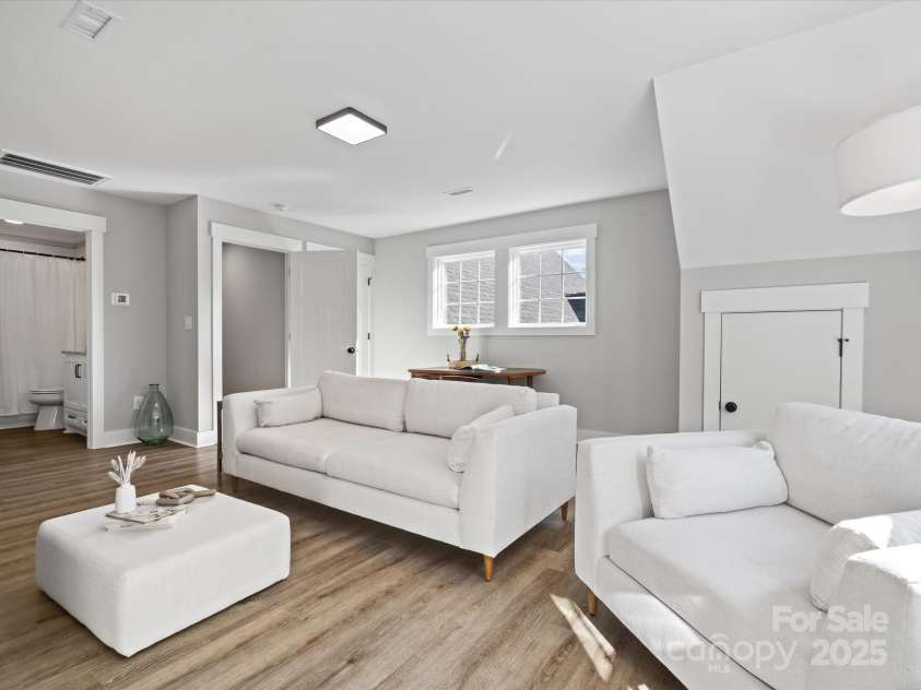 111 Alberta Avenue, Belmont, NC 28012.  MLS# CAR4207014, YatesRealty ID 16389. 