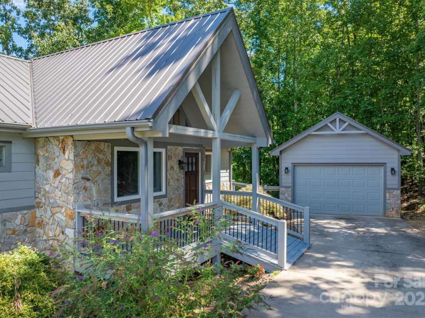 2262 Grandview Peaks Drive, Nebo, NC 28761.  MLS# CAR4230510, YatesRealty ID 1639. 