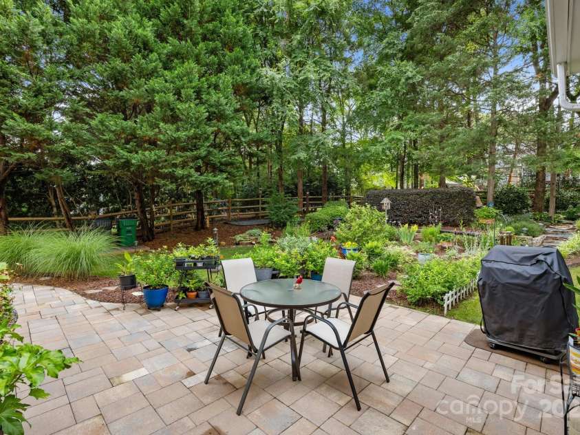 10703 Back Ridge Road, Charlotte, NC 28277.  MLS# CAR4265116, YatesRealty ID 16390. 