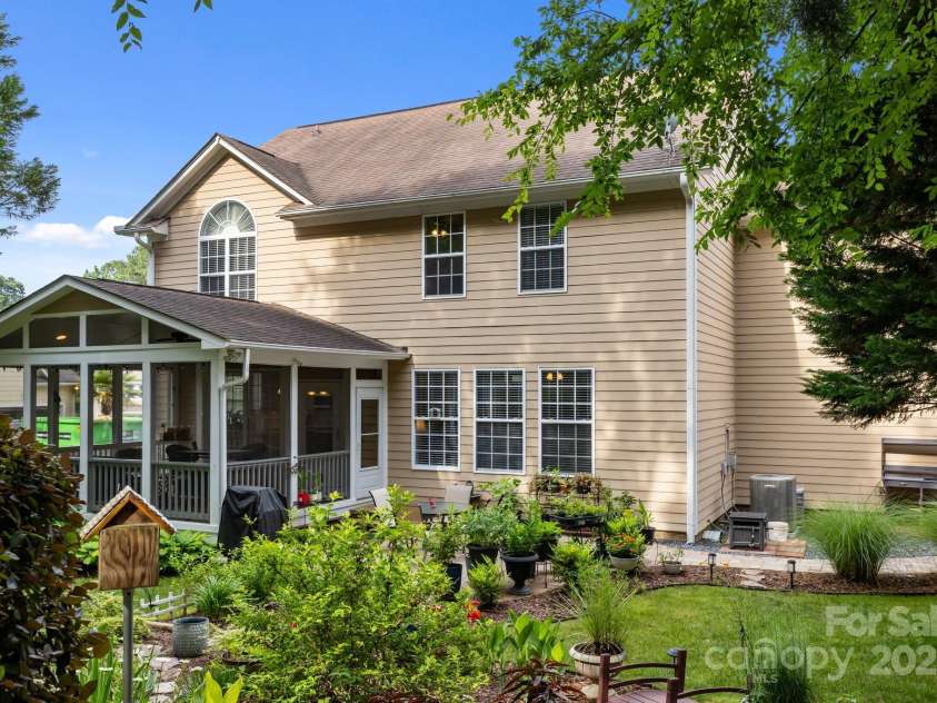 10703 Back Ridge Road, Charlotte, NC 28277.  MLS# CAR4265116, YatesRealty ID 16390. 