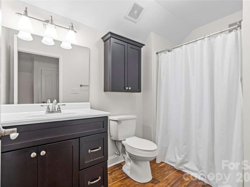 388 Cove Creek Loop, Mooresville, NC 28117.  MLS# CAR4304115, YatesRealty ID 16390. Full Bath on 3rd Floor