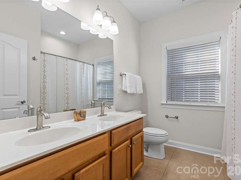 388 Cove Creek Loop, Mooresville, NC 28117.  MLS# CAR4304115, YatesRealty ID 16390. Hall Bath - 2nd Floor
