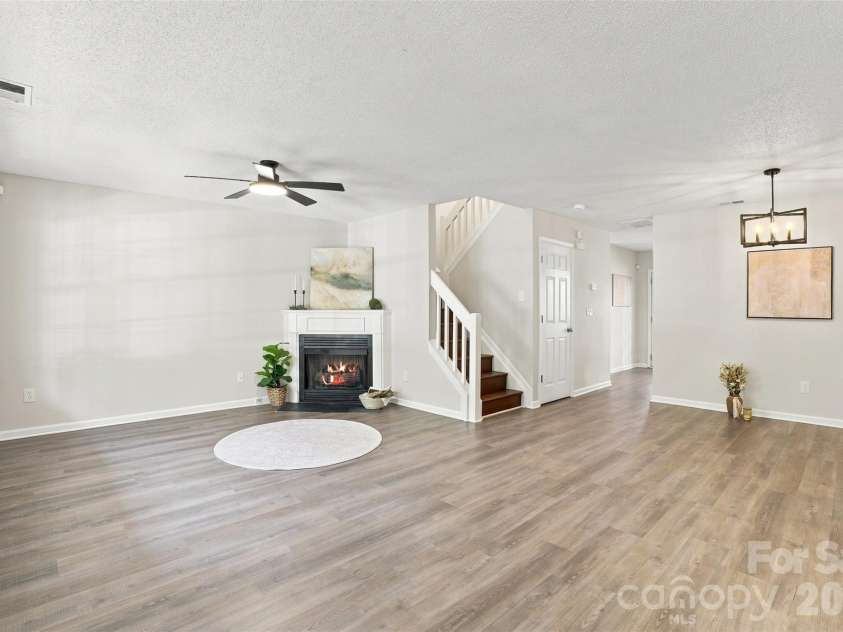 6766 Cypress Tree Lane, Charlotte, NC 28215.  MLS# CAR4415142, YatesRealty ID 16391. 