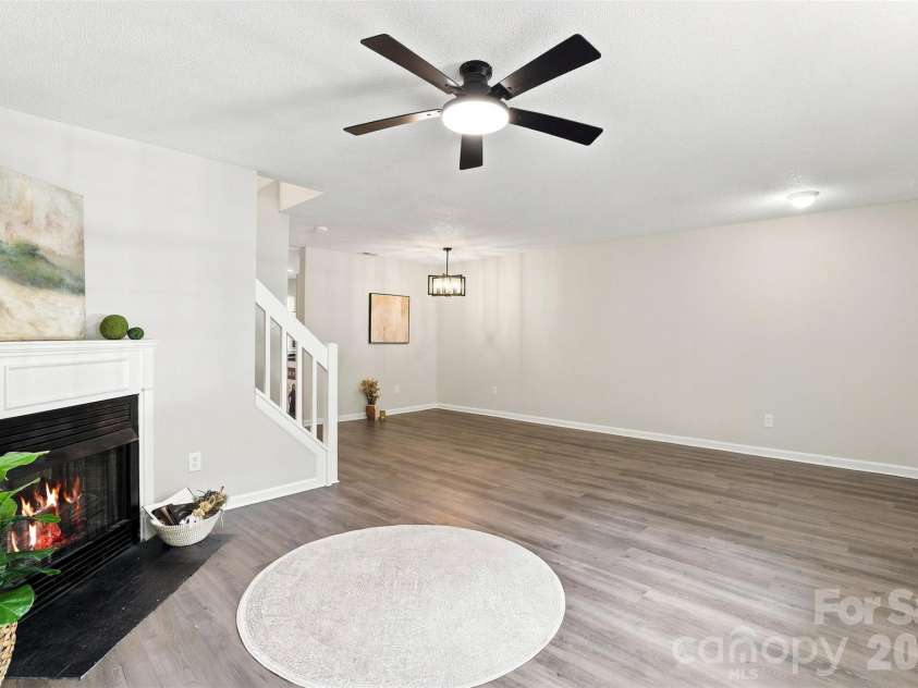 6766 Cypress Tree Lane, Charlotte, NC 28215.  MLS# CAR4415142, YatesRealty ID 16391. 