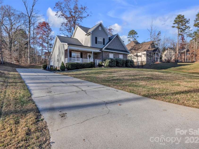 312 Oak Knoll, Hildebran, NC 28637.  MLS# CAR4325397, YatesRealty ID 16393. 