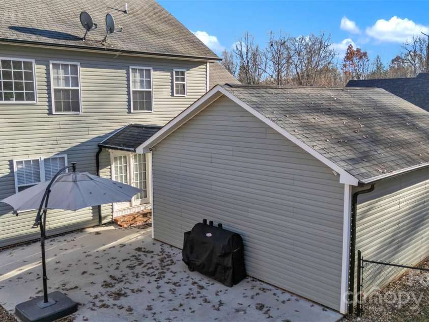 312 Oak Knoll, Hildebran, NC 28637.  MLS# CAR4325397, YatesRealty ID 16393. 