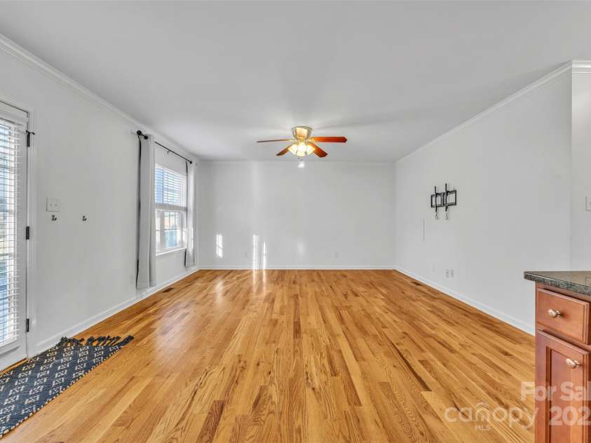 312 Oak Knoll, Hildebran, NC 28637.  MLS# CAR4325397, YatesRealty ID 16393. 