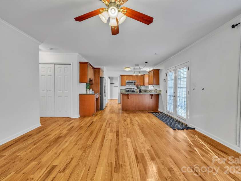 312 Oak Knoll, Hildebran, NC 28637.  MLS# CAR4325397, YatesRealty ID 16393. 