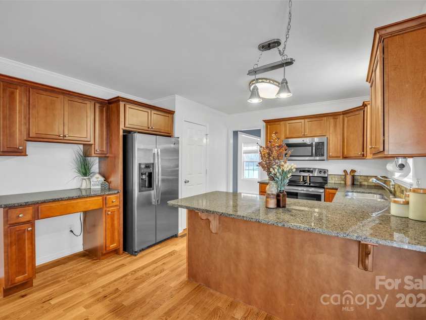 312 Oak Knoll, Hildebran, NC 28637.  MLS# CAR4325397, YatesRealty ID 16393. 