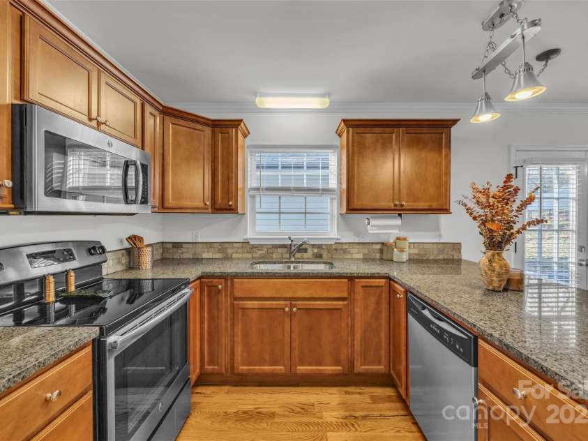 312 Oak Knoll, Hildebran, NC 28637.  MLS# CAR4325397, YatesRealty ID 16393. 