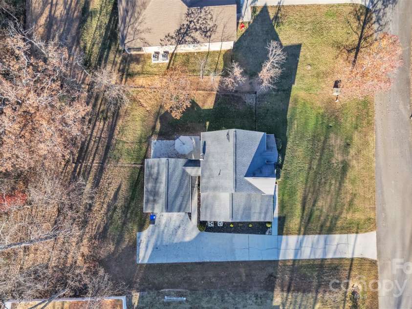 312 Oak Knoll, Hildebran, NC 28637.  MLS# CAR4325397, YatesRealty ID 16393. 