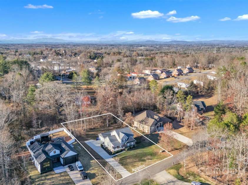 312 Oak Knoll, Hildebran, NC 28637.  MLS# CAR4325397, YatesRealty ID 16393. 