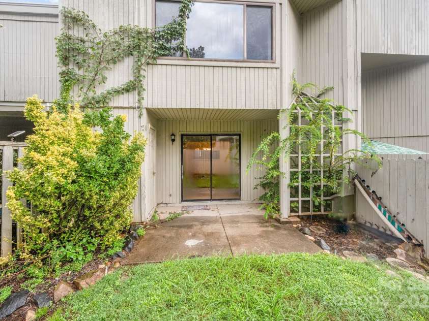 3709 Willow Point Drive, Charlotte, NC 28277.  MLS# CAR4292594, YatesRealty ID 16394. 