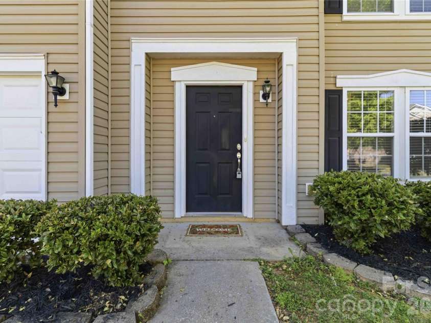 3900 Shasta Circle, Clover, SC 29710.  MLS# CAR4371511, YatesRealty ID 16394. 