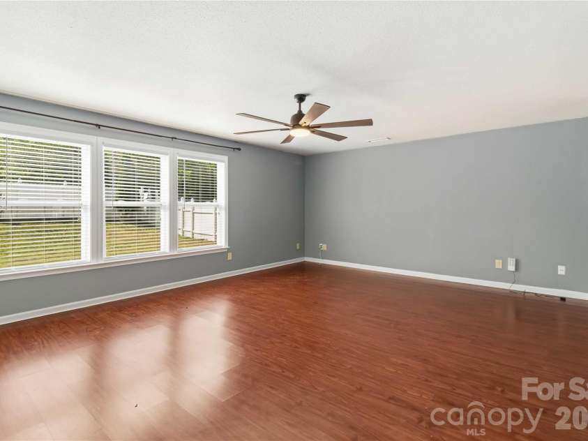 3900 Shasta Circle, Clover, SC 29710.  MLS# CAR4371511, YatesRealty ID 16394. 