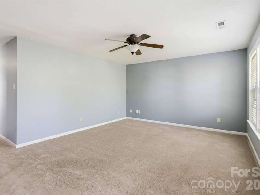 3900 Shasta Circle, Clover, SC 29710.  MLS# CAR4371511, YatesRealty ID 16394. 