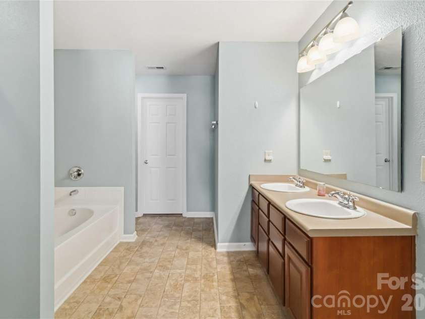 3900 Shasta Circle, Clover, SC 29710.  MLS# CAR4371511, YatesRealty ID 16394. 