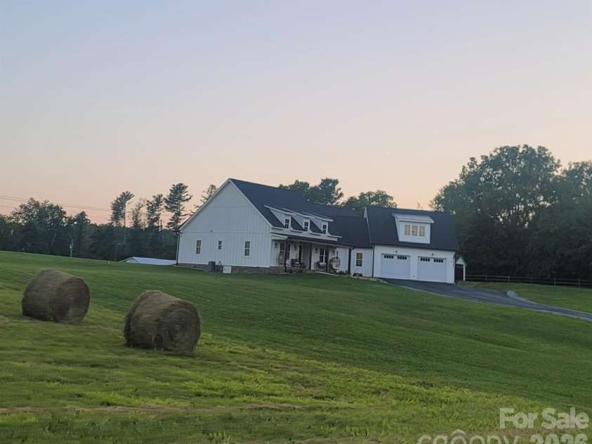 115 Pondview Drive, Nebo, NC 28761.  MLS# CAR4341984, YatesRealty ID 16395. 