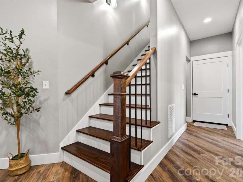 115 Pondview Drive, Nebo, NC 28761.  MLS# CAR4341984, YatesRealty ID 16395. 