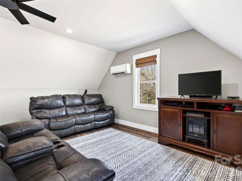 115 Pondview Drive, Nebo, NC 28761.  MLS# CAR4341984, YatesRealty ID 16395. 