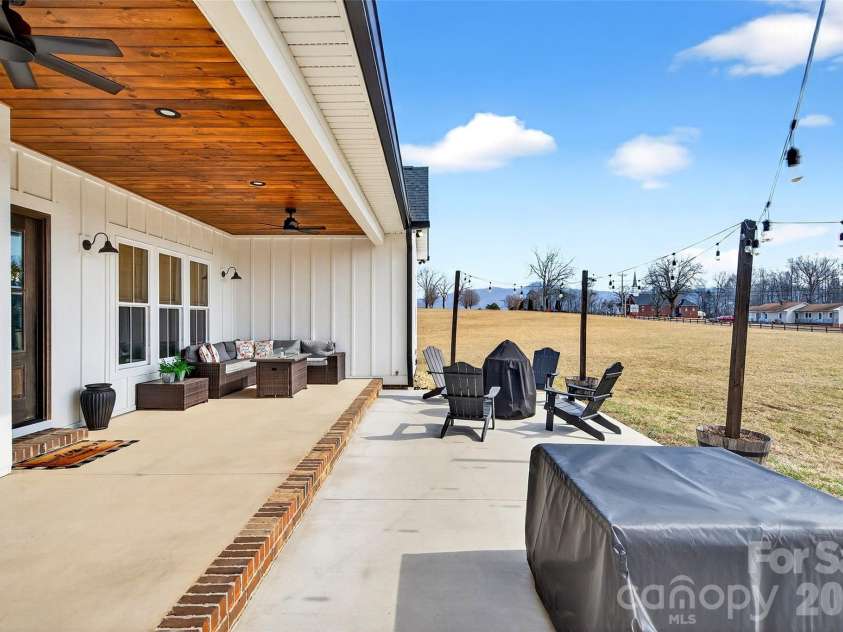 115 Pondview Drive, Nebo, NC 28761.  MLS# CAR4341984, YatesRealty ID 16395. 