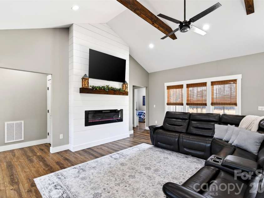 115 Pondview Drive, Nebo, NC 28761.  MLS# CAR4341984, YatesRealty ID 16395. 