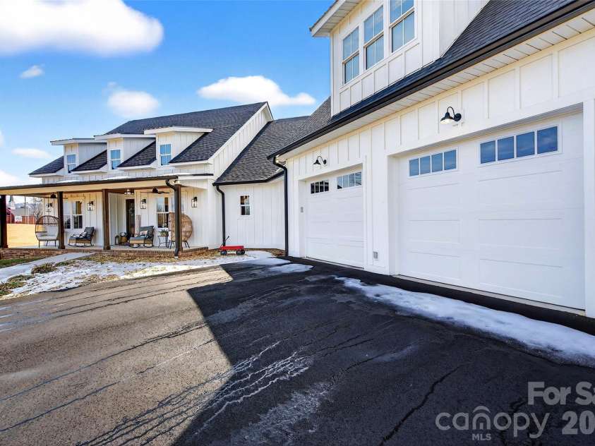 115 Pondview Drive, Nebo, NC 28761.  MLS# CAR4341984, YatesRealty ID 16395. 