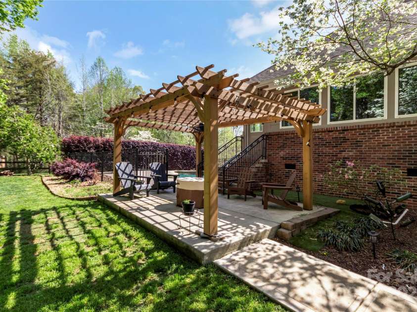 1427 Doe Ridge Lane, Fort Mill, SC 29715.  MLS# CAR4293414, YatesRealty ID 16397. Entertainment dream