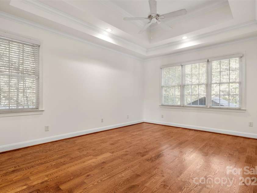 1427 Doe Ridge Lane, Fort Mill, SC 29715.  MLS# CAR4293414, YatesRealty ID 16397. Primary bedroom with double tray ceiling