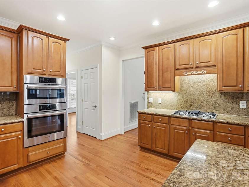 1427 Doe Ridge Lane, Fort Mill, SC 29715.  MLS# CAR4329491, YatesRealty ID 16397. 