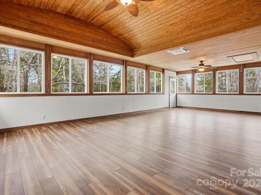 1427 Doe Ridge Lane, Fort Mill, SC 29715.  MLS# CAR4329491, YatesRealty ID 16397. 