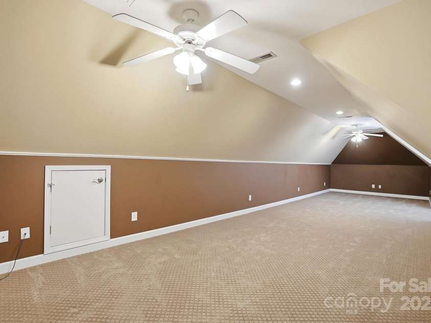 1427 Doe Ridge Lane, Fort Mill, SC 29715.  MLS# CAR4329491, YatesRealty ID 16397. Bonus over 3 car garage