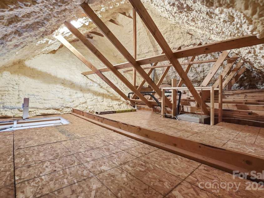 1427 Doe Ridge Lane, Fort Mill, SC 29715.  MLS# CAR4329491, YatesRealty ID 16397. Insulated storage 