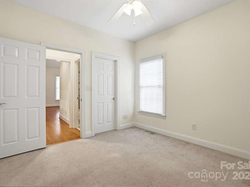 1427 Doe Ridge Lane, Fort Mill, SC 29715.  MLS# CAR4329491, YatesRealty ID 16397. Secondary bedroom on the first floor 