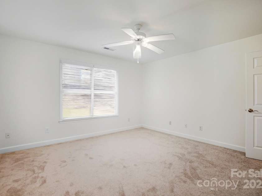 1427 Doe Ridge Lane, Fort Mill, SC 29715.  MLS# CAR4329491, YatesRealty ID 16397. Upstairs bedroom