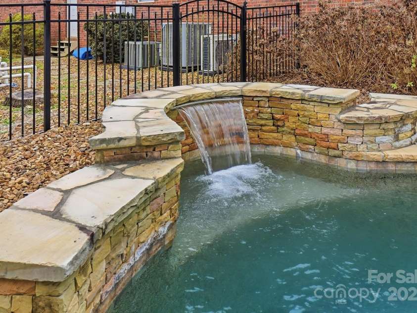 1427 Doe Ridge Lane, Fort Mill, SC 29715.  MLS# CAR4329491, YatesRealty ID 16397. Waterfall