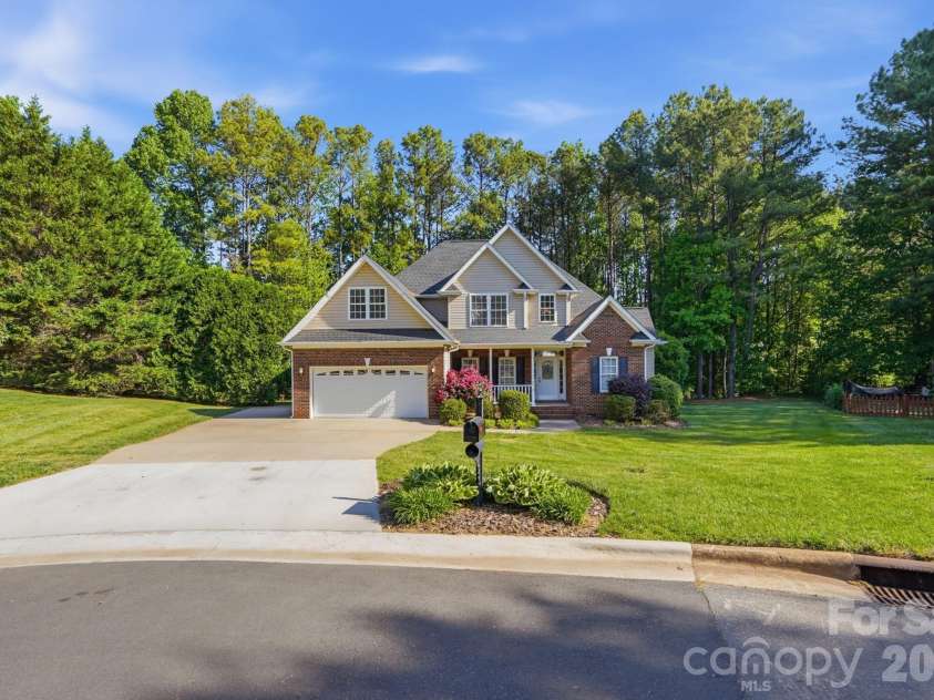 4610 Glasgow Court, Gastonia, NC 28056.  MLS# CAR4371330, YatesRealty ID 16397. 