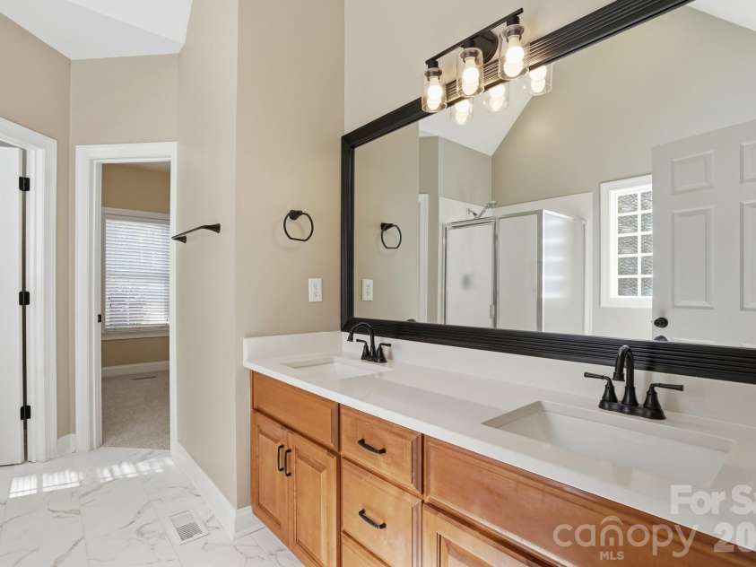 4610 Glasgow Court, Gastonia, NC 28056.  MLS# CAR4371330, YatesRealty ID 16397. 