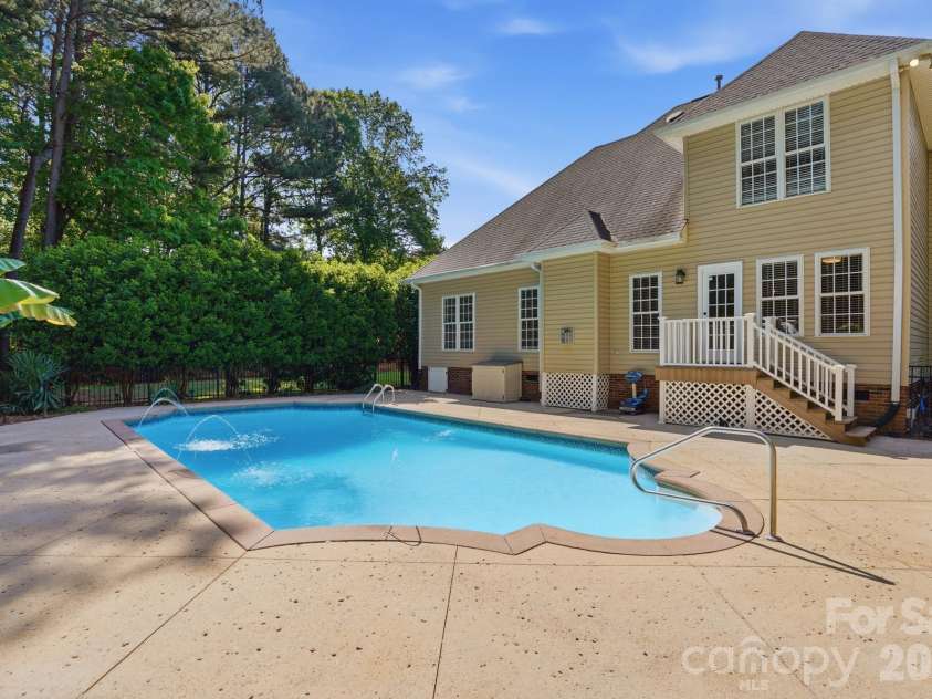 4610 Glasgow Court, Gastonia, NC 28056.  MLS# CAR4371330, YatesRealty ID 16397. 