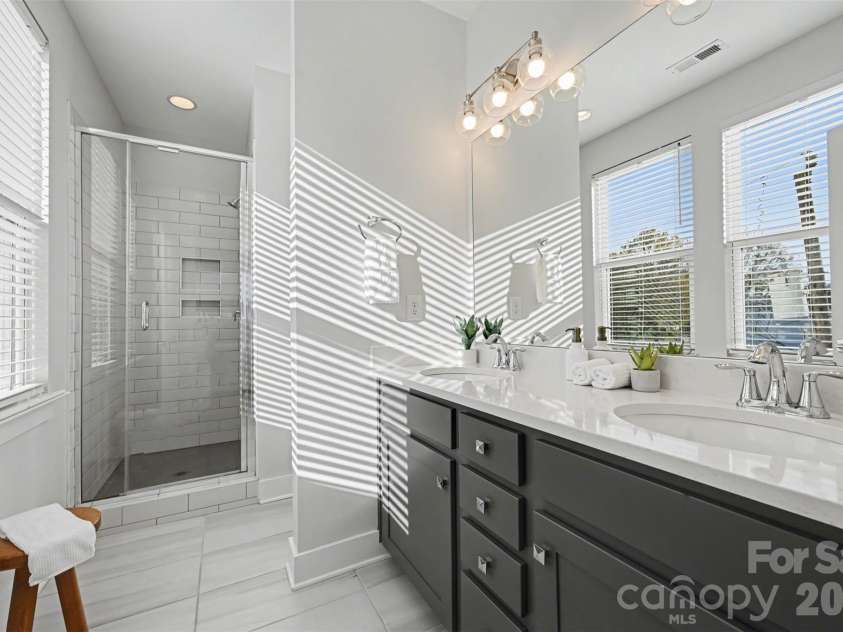2128 Electric Lane, Charlotte, NC 28205.  MLS# CAR4357927, YatesRealty ID 16399. Primary bath