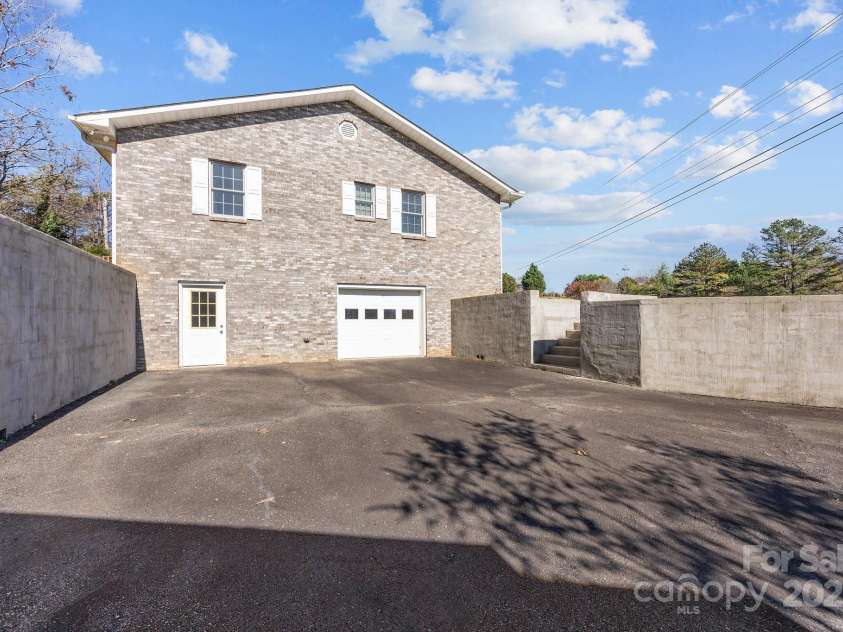 35 Clayton Drive, Weaverville, NC 28787.  MLS# CAR4199794, YatesRealty ID 16399. 3rd Garage and dditional driveway