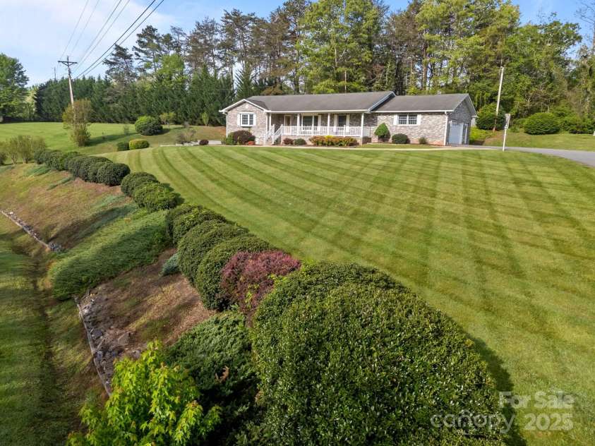35 Clayton Drive, Weaverville, NC 28787.  MLS# CAR4199794, YatesRealty ID 16399. 