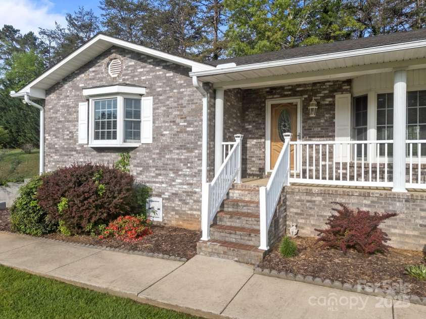 35 Clayton Drive, Weaverville, NC 28787.  MLS# CAR4199794, YatesRealty ID 16399. 