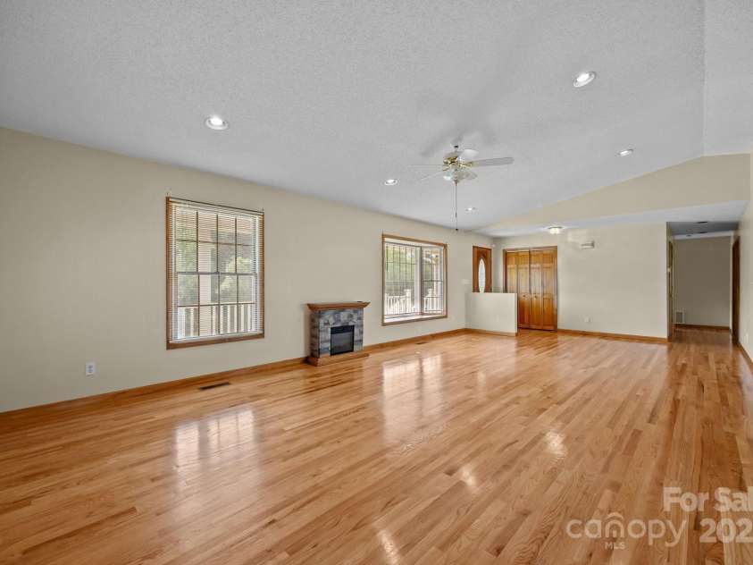 35 Clayton Drive, Weaverville, NC 28787.  MLS# CAR4199794, YatesRealty ID 16399. 