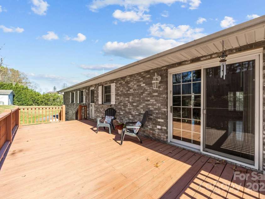 35 Clayton Drive, Weaverville, NC 28787.  MLS# CAR4199794, YatesRealty ID 16399. 