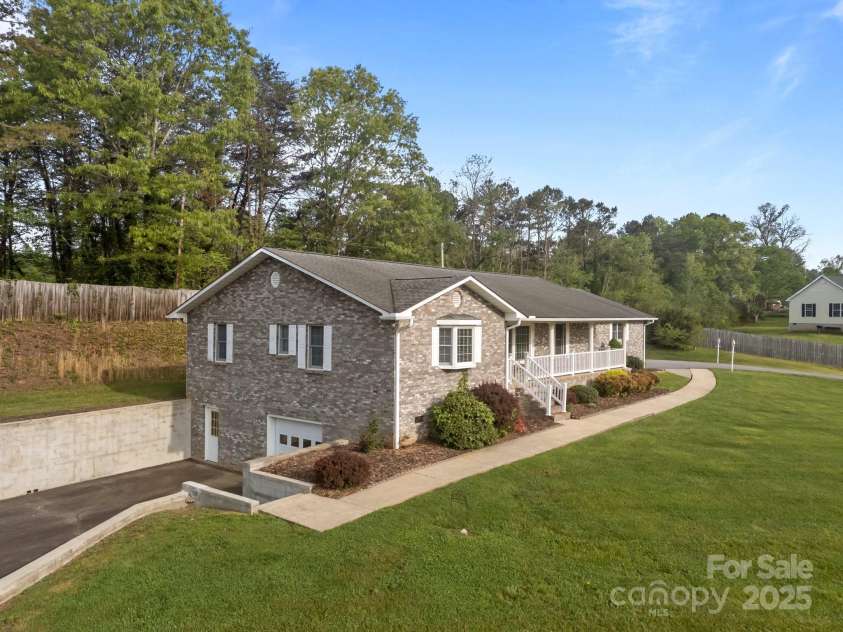 35 Clayton Drive, Weaverville, NC 28787.  MLS# CAR4199794, YatesRealty ID 16399. 
